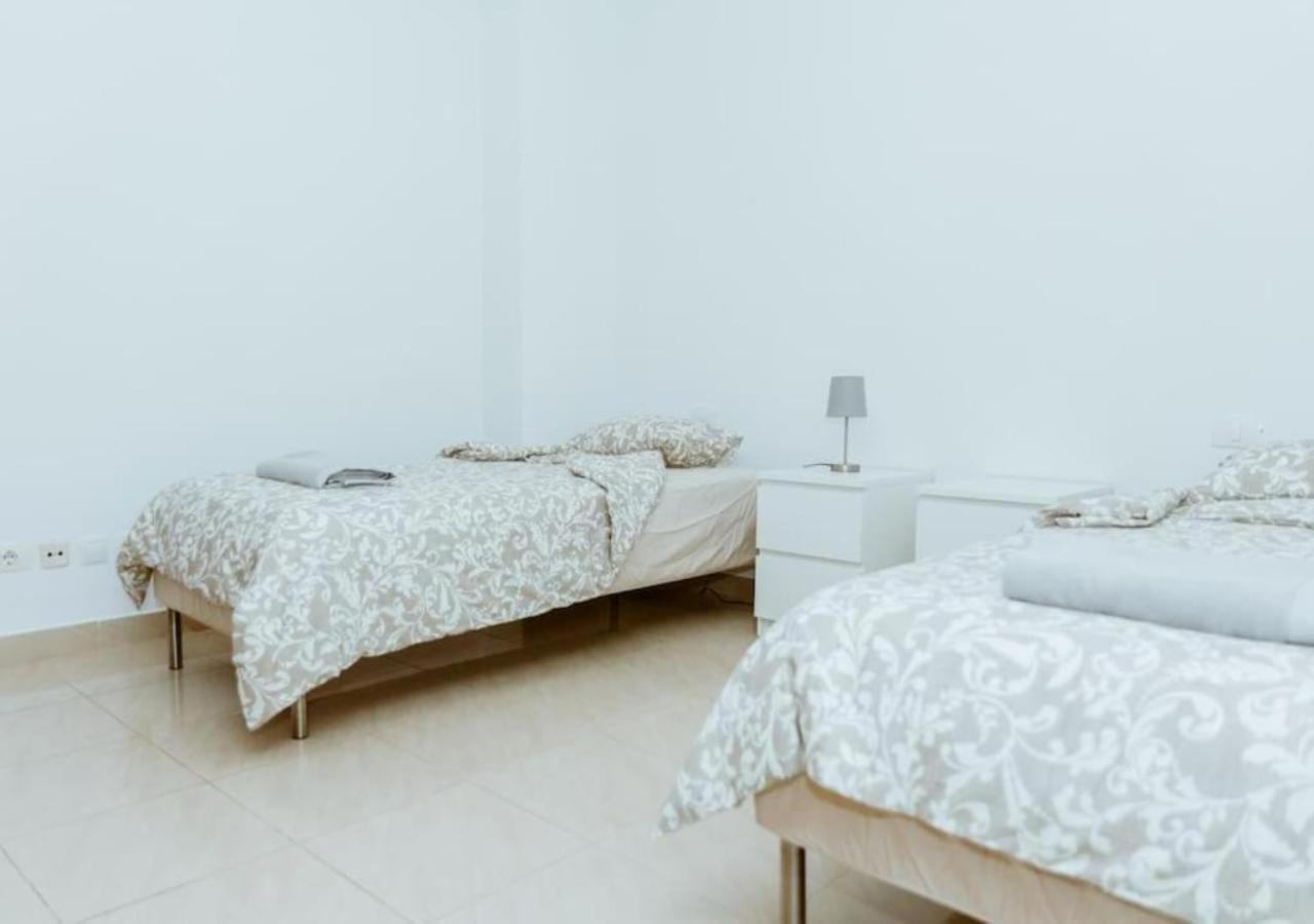 Seaview 2 Bedroom Condo Play Paraiso pool & Wifi in Costa Adeje