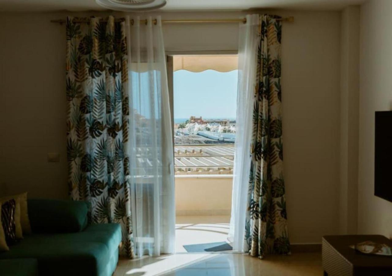 Seaview 2 Bedroom Condo Play Paraiso pool & Wifi in Costa Adeje