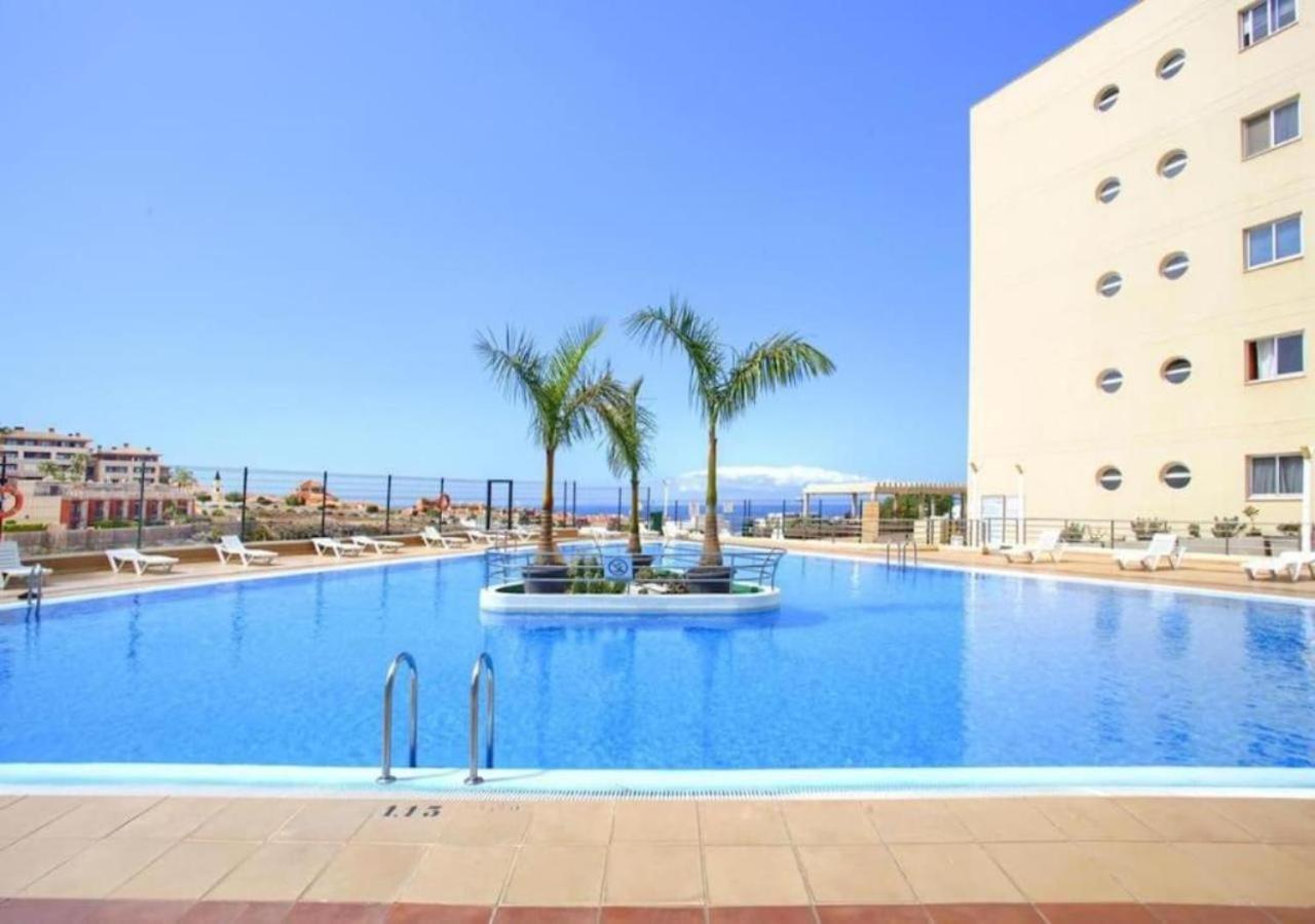 Seaview 2 Bedroom Condo Play Paraiso pool & Wifi in Costa Adeje