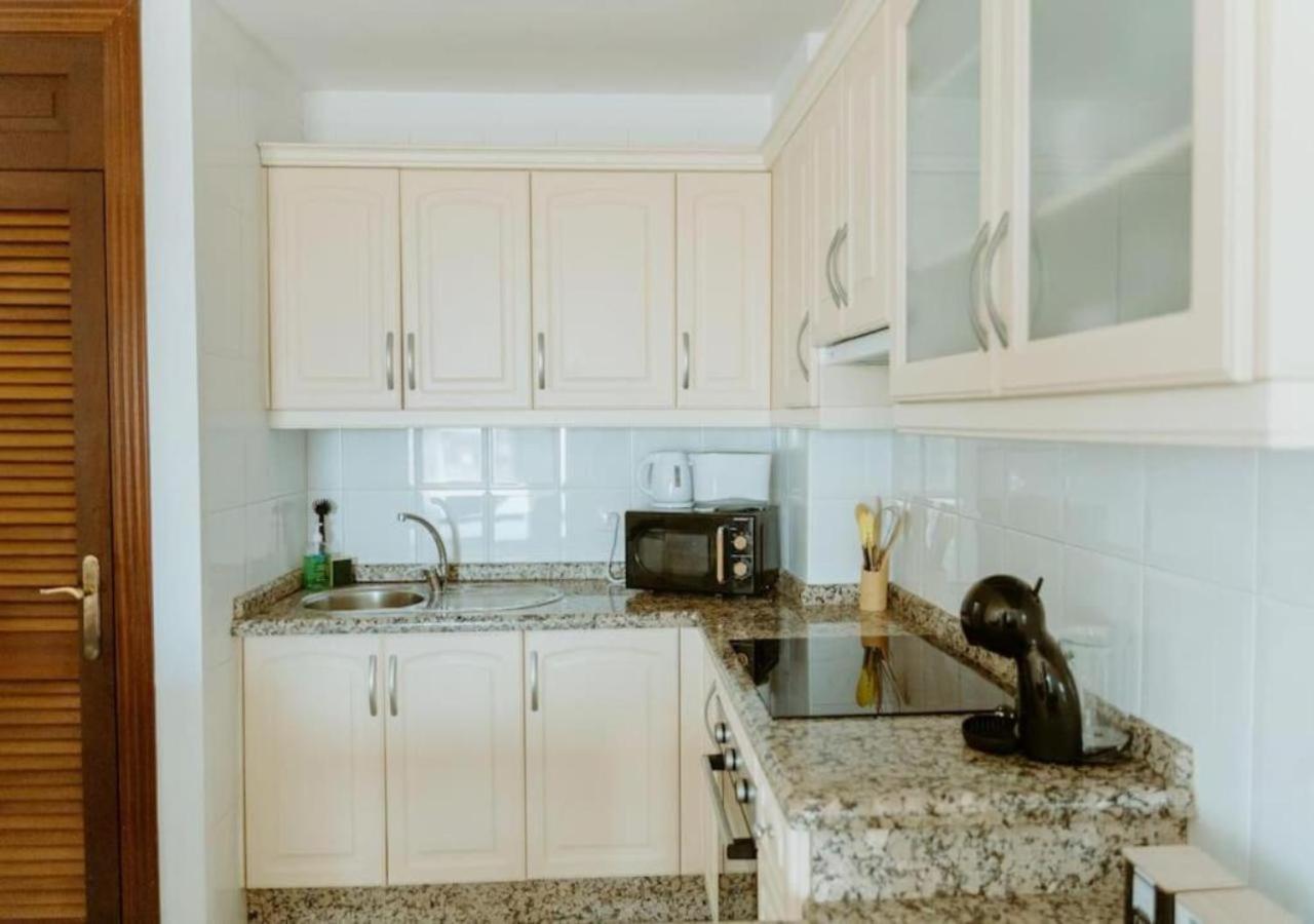 Seaview 2 Bedroom Condo Play Paraiso pool & Wifi in Costa Adeje