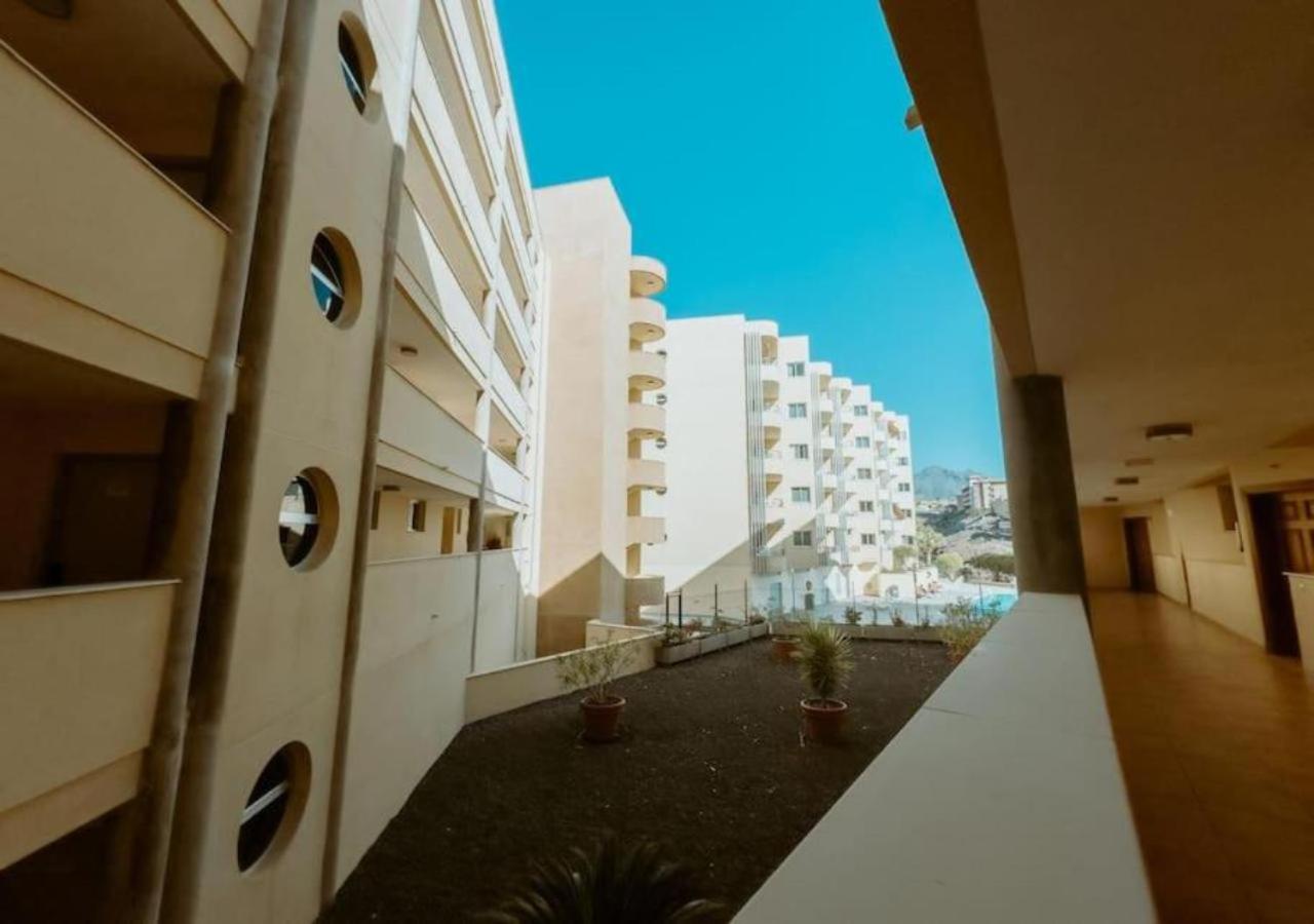 Seaview 2 Bedroom Condo Play Paraiso pool & Wifi in Costa Adeje