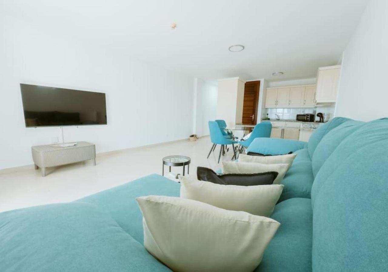Seaview 2 Bedroom Condo Play Paraiso pool & Wifi in Costa Adeje