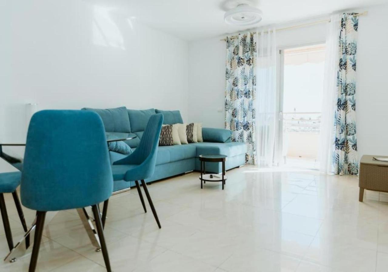 Seaview 2 Bedroom Condo Play Paraiso pool & Wifi in Costa Adeje