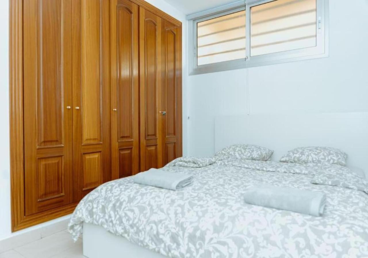 Seaview 2 Bedroom Condo Play Paraiso pool & Wifi in Costa Adeje
