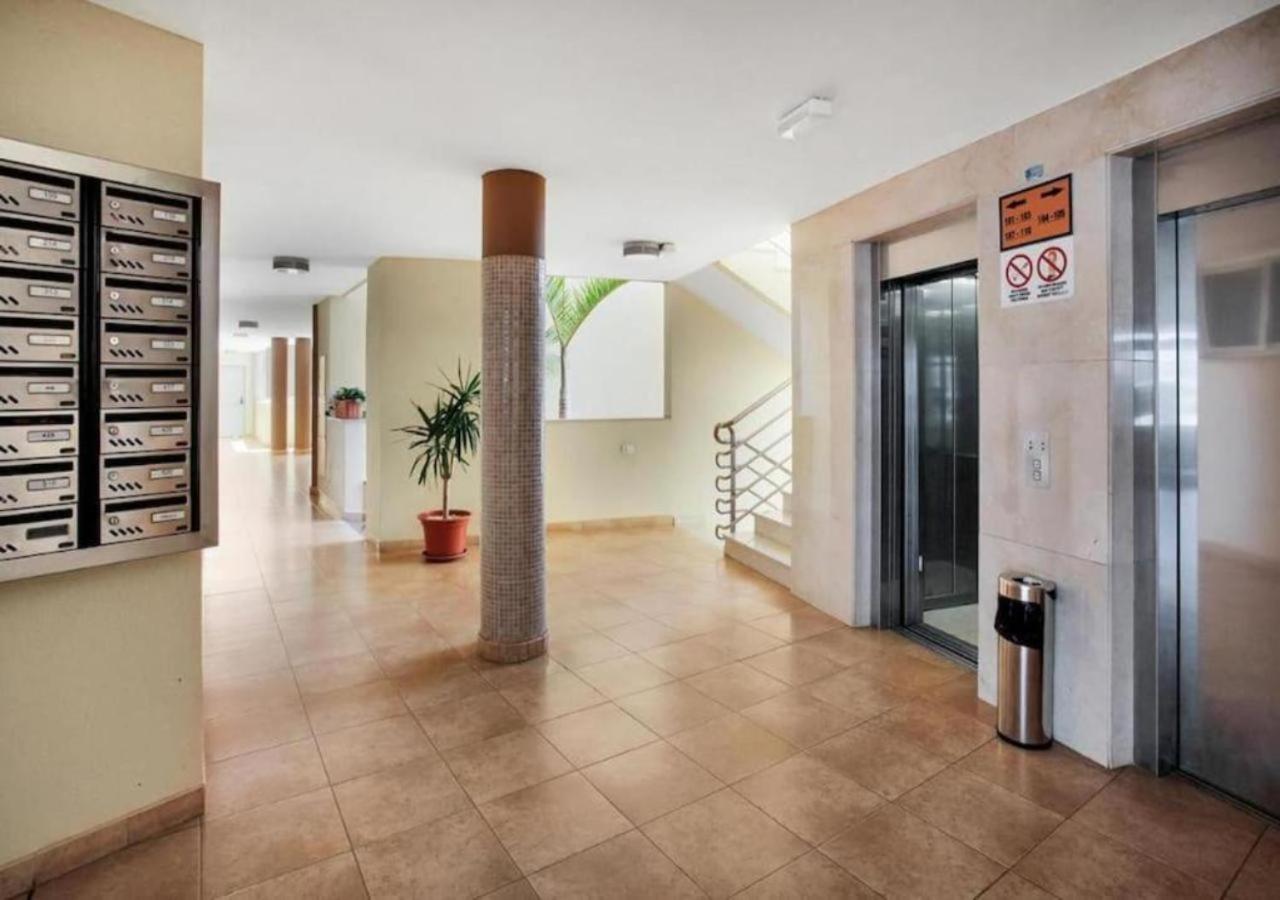 Seaview 2 Bedroom Condo Play Paraiso pool & Wifi in Costa Adeje