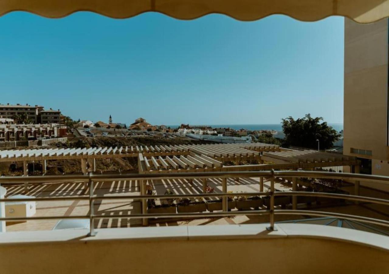 Seaview 2 Bedroom Condo Play Paraiso pool & Wifi in Costa Adeje