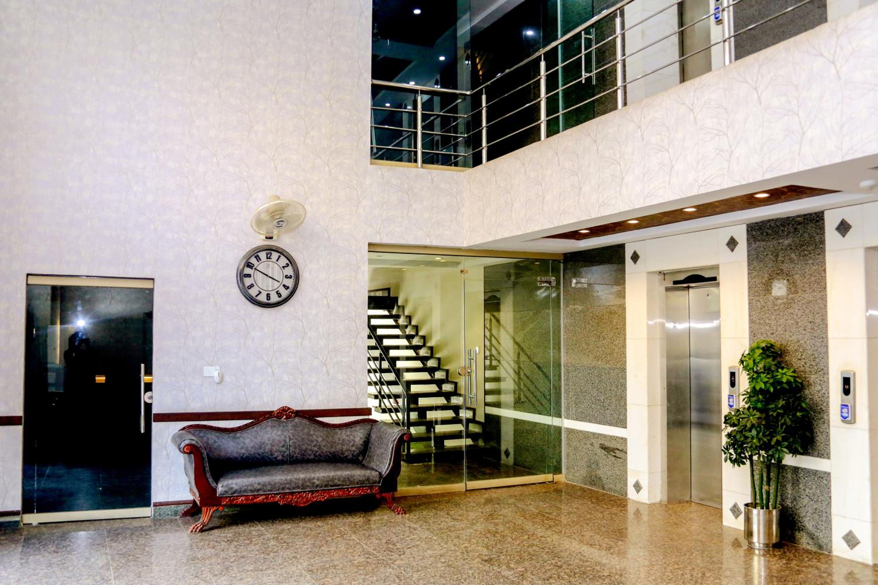 Gulberg Suites