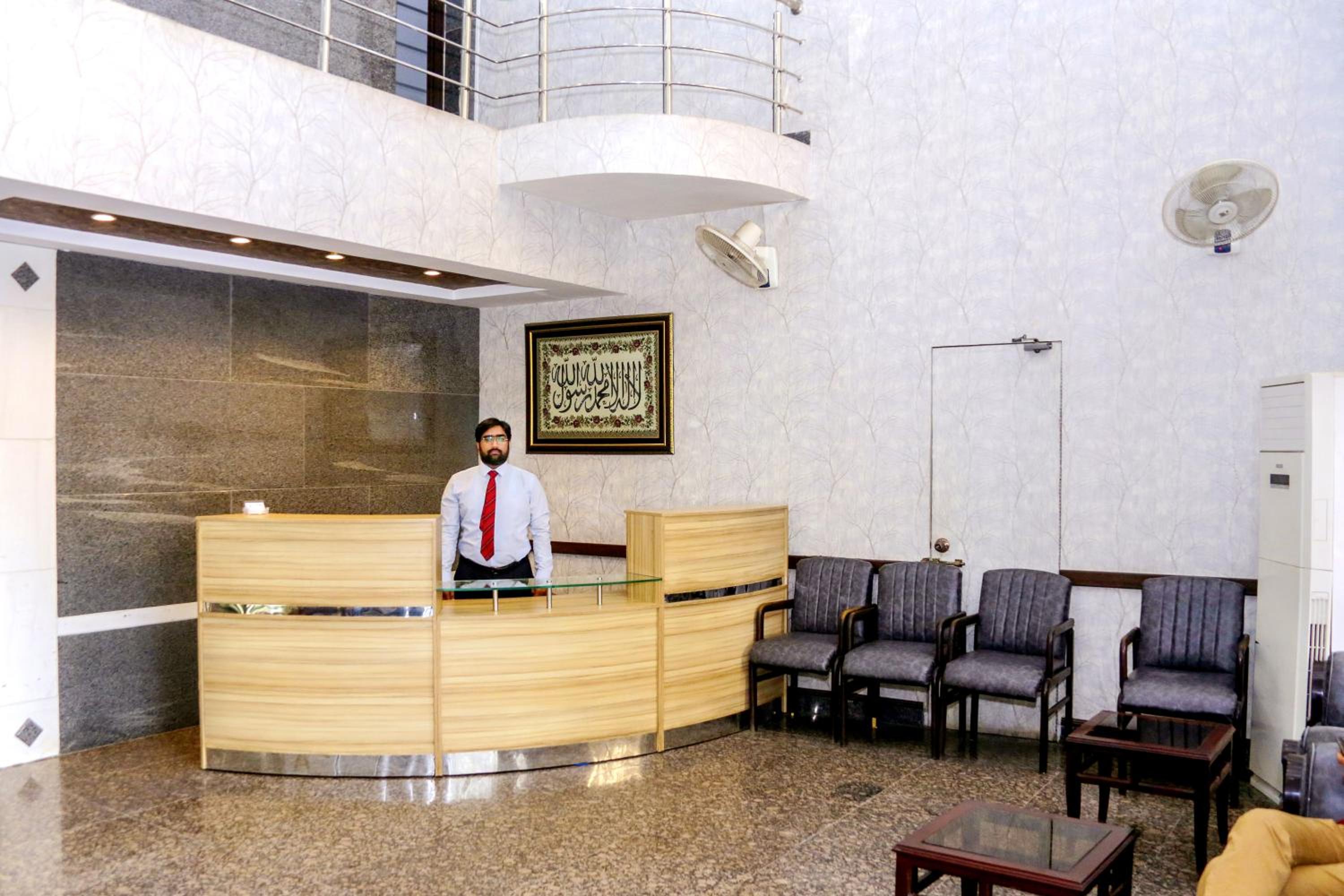 Gulberg Suites