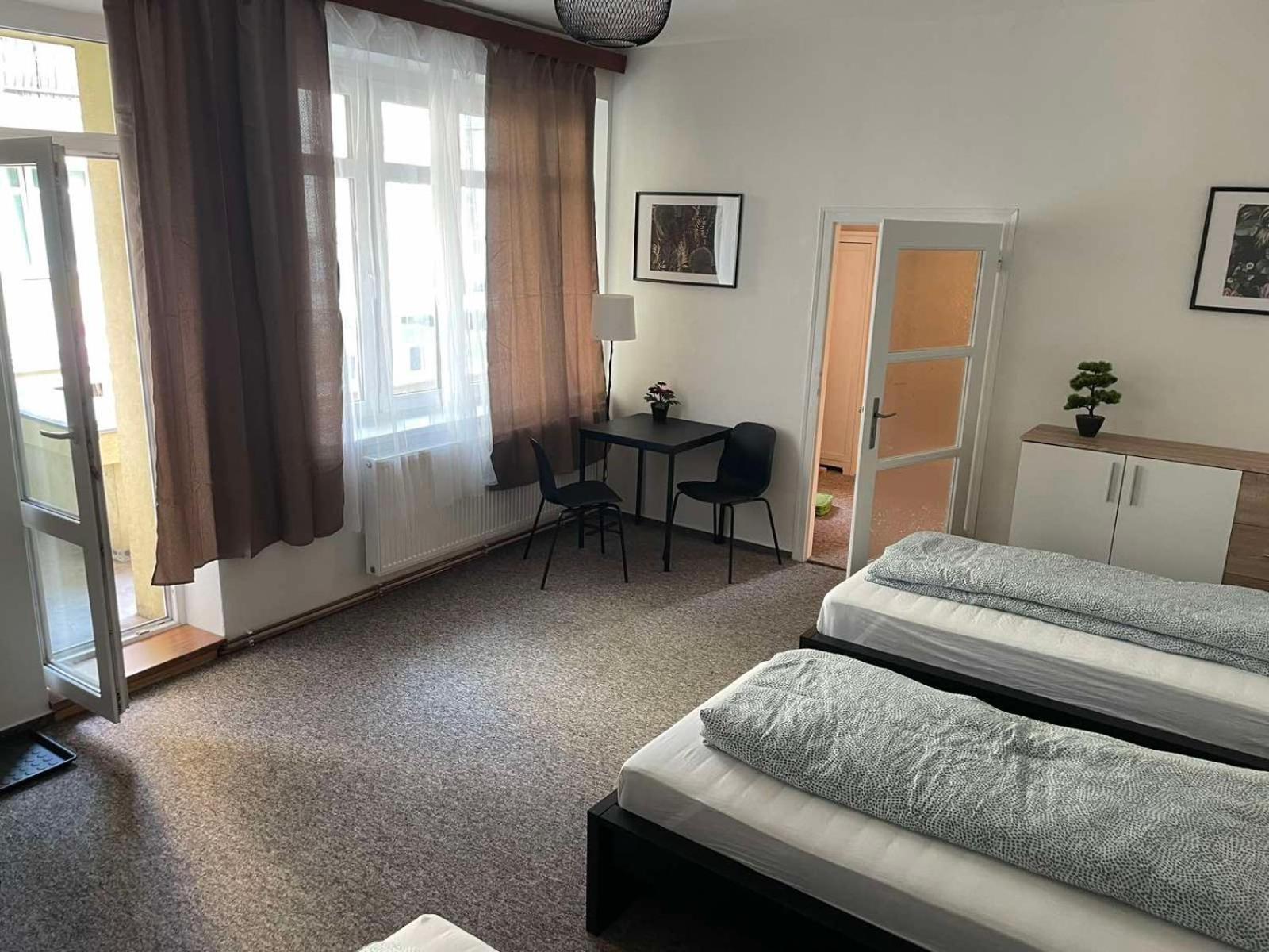 Black Style ROOMS Moravske namesti