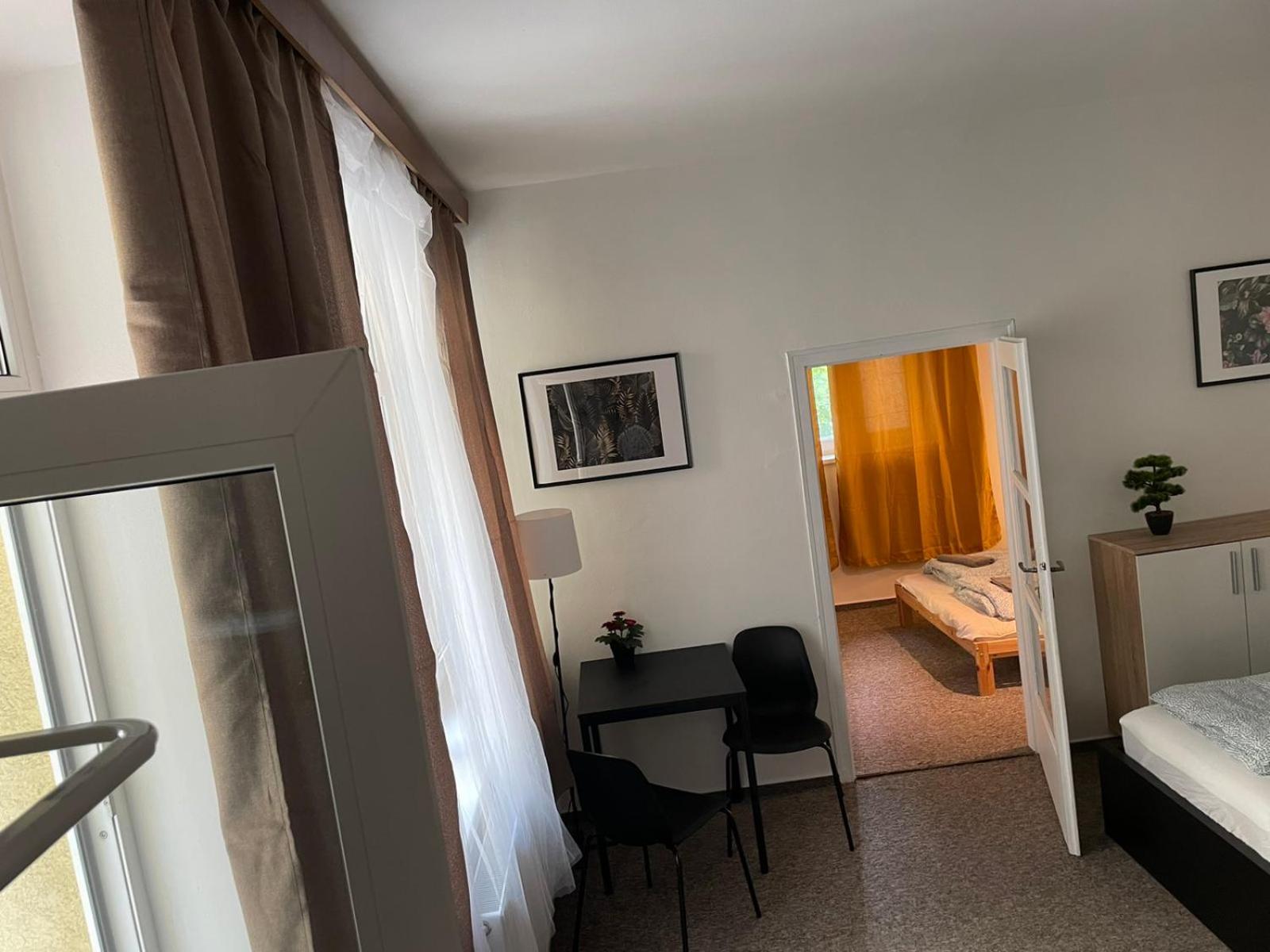 Black Style ROOMS Moravske namesti