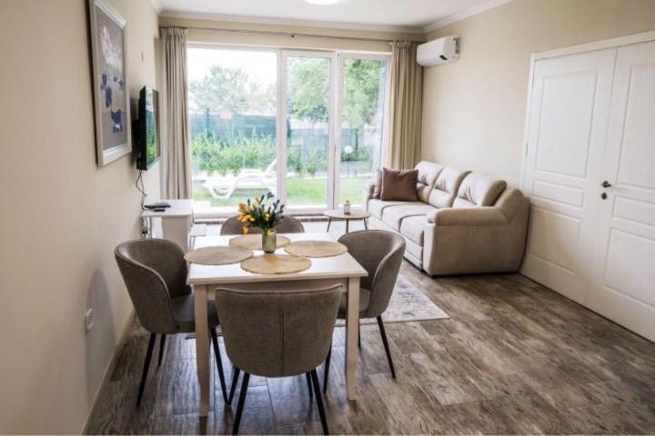 Garden Apartment Fichoza 2 - 80m from the sea