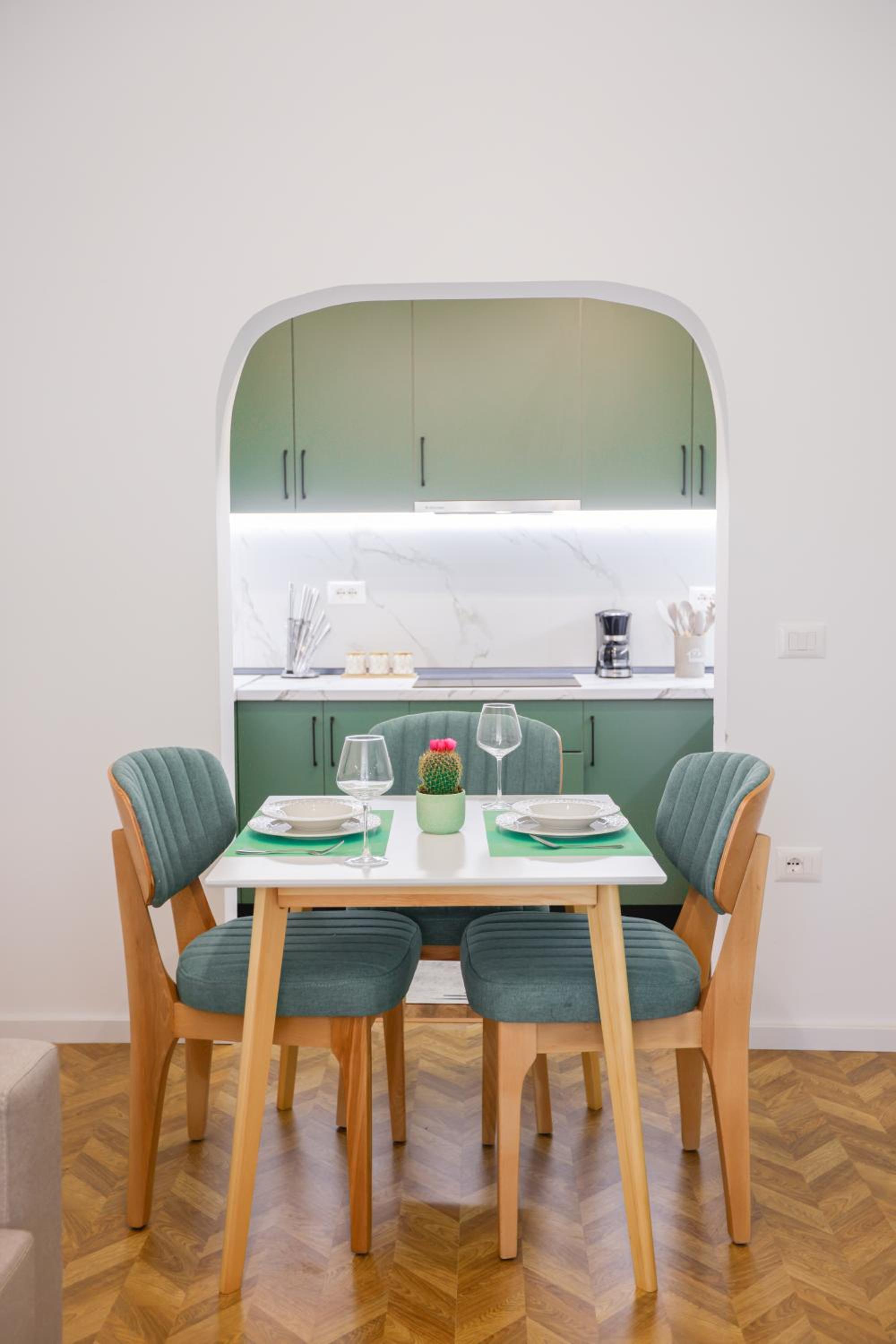 Hotel Lucjanos Studio Apartments - Image 1