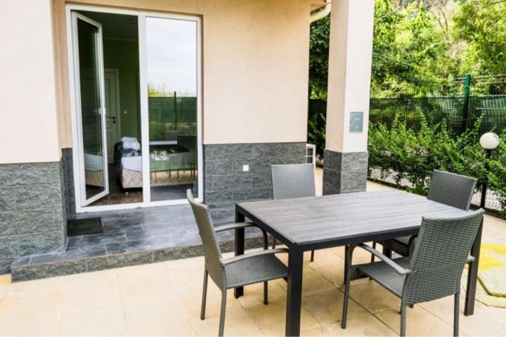Garden Appartment Fichoza 3 - 80m from the sea