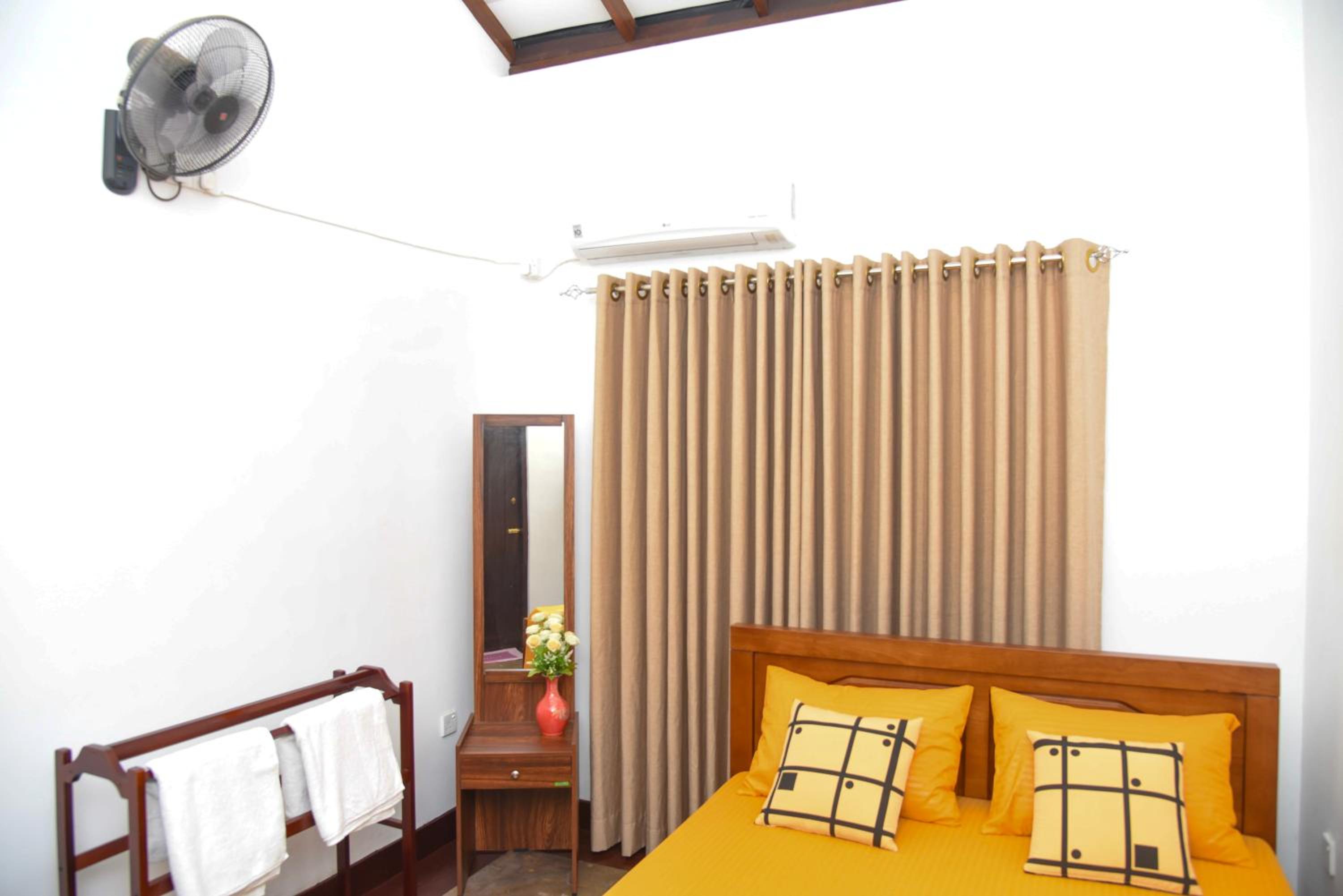 Kandy Hemantha Resort