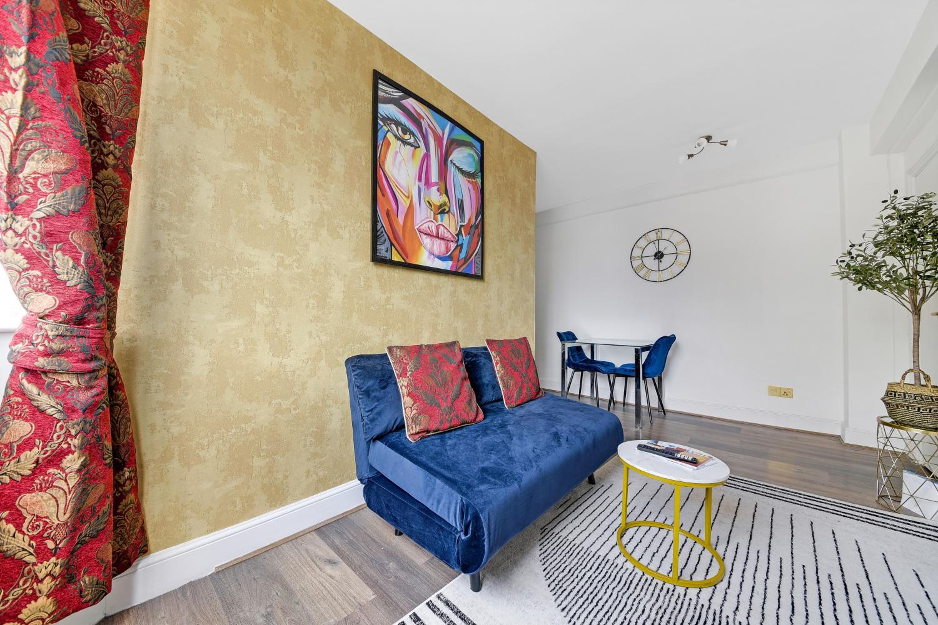 Stylish & Comfy Chelsea Haven Walk to Tube & Bus