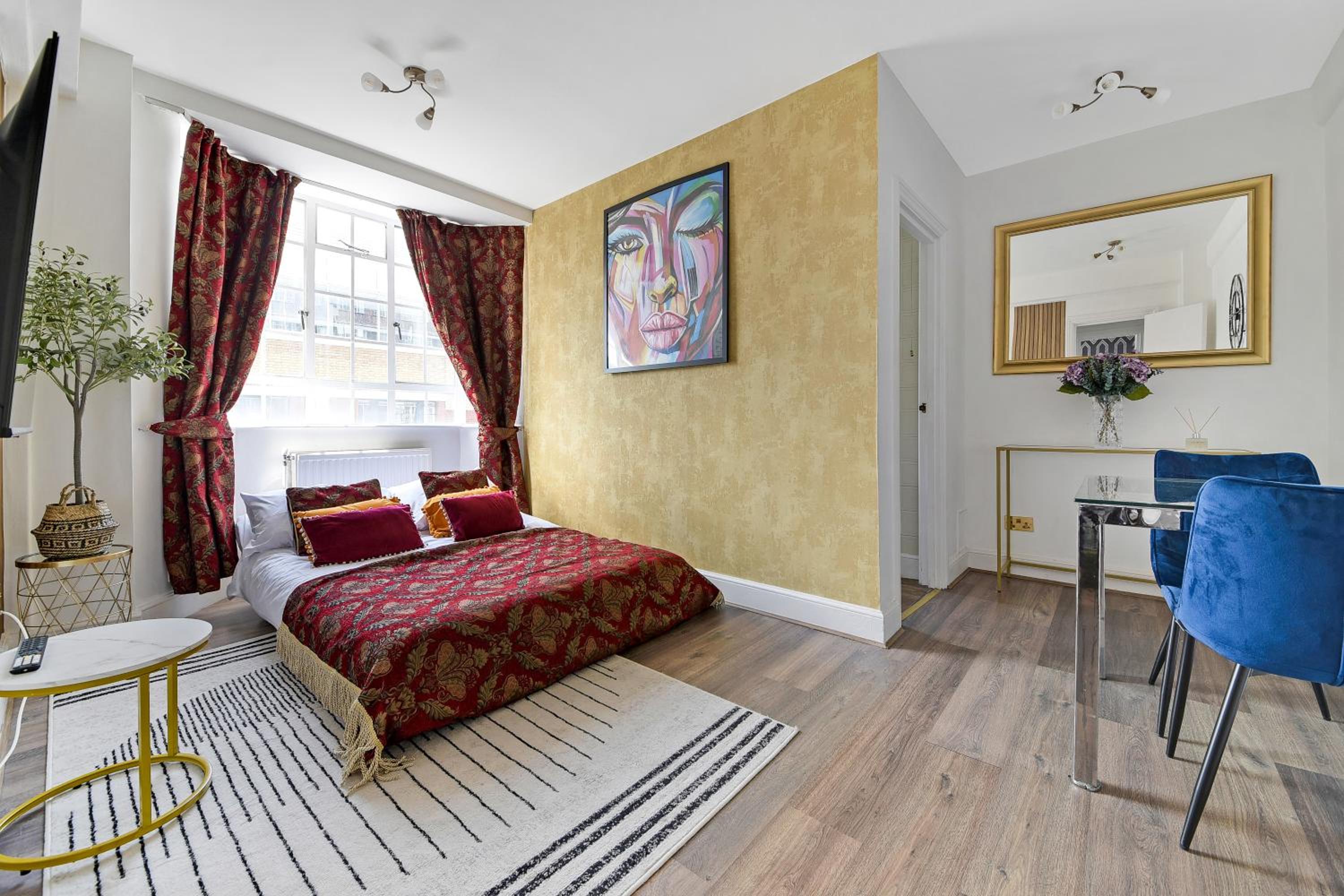 Stylish & Comfy Chelsea Haven Walk to Tube & Bus