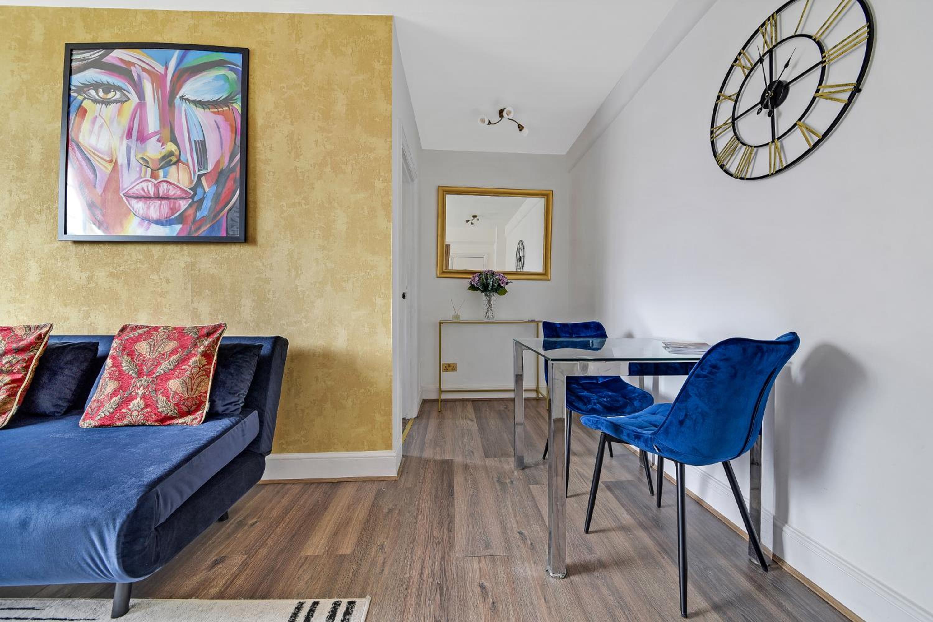 Stylish & Comfy Chelsea Haven Walk to Tube & Bus