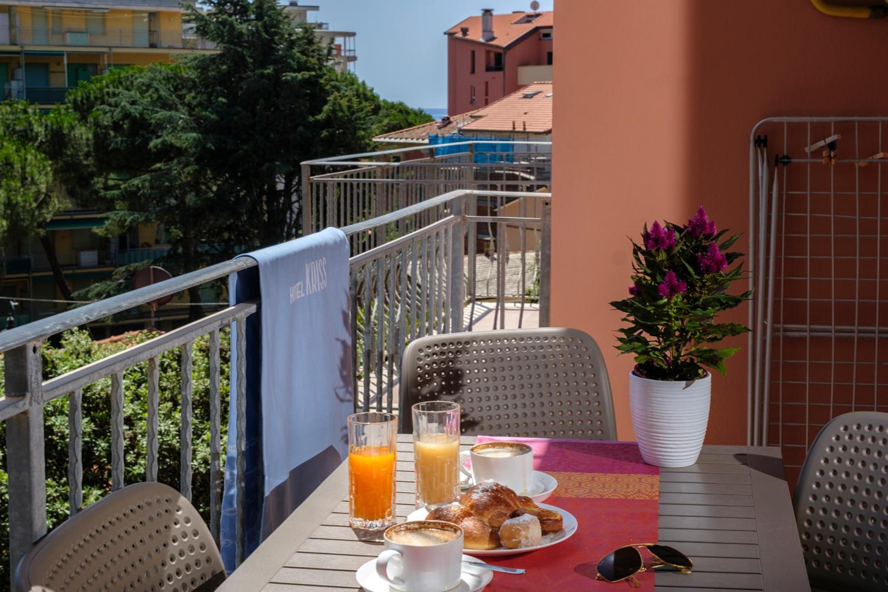 Kriss Apartments