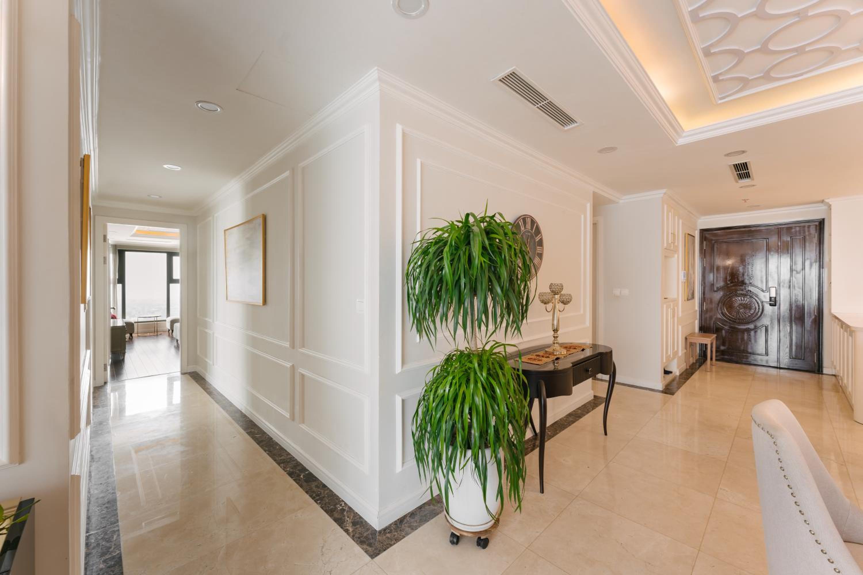D'LEROI SOLEIL- TAY HO- NEAR WESTLAKE IN HA Noi
