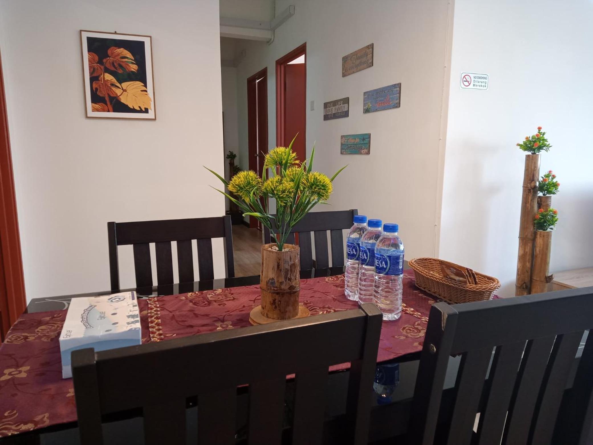 Homestay Camelia Kuala Terengganu - Near Drawbridge, Pasar Payang, KTCC Mall, Hospital HSNZ and Batu Buruk Beach Area photo 5