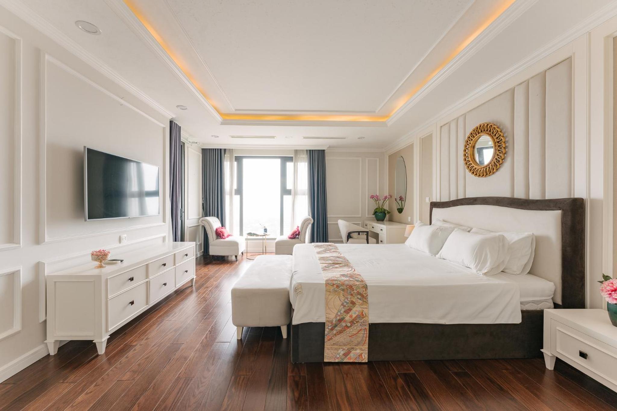 D'LEROI SOLEIL- TAY HO- NEAR WESTLAKE IN HA Noi