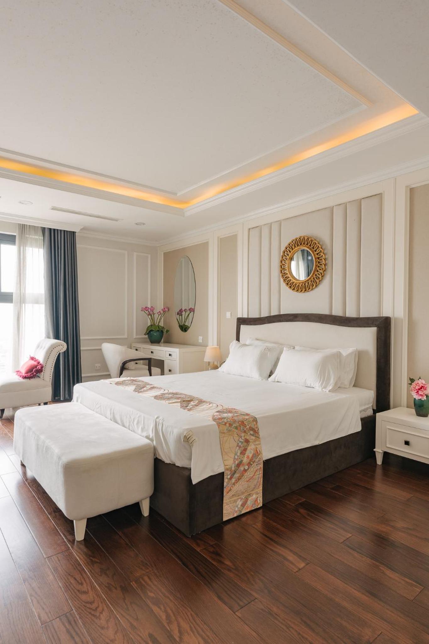 D'LEROI SOLEIL- TAY HO- NEAR WESTLAKE IN HA Noi