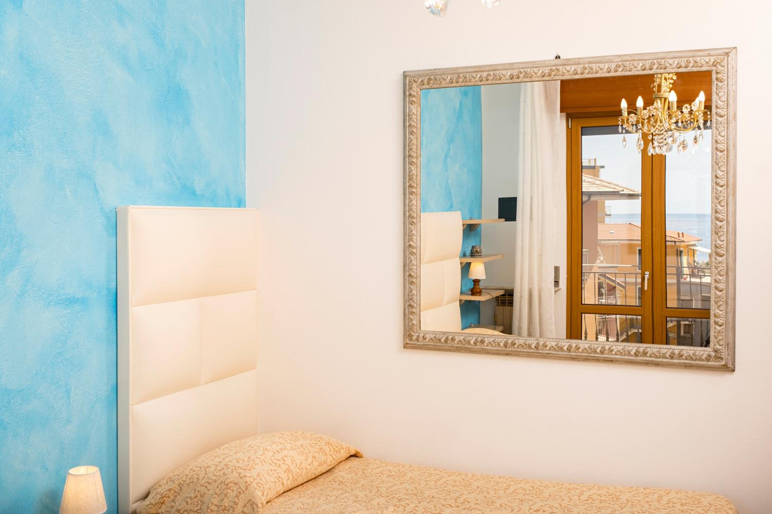 Kriss Apartments