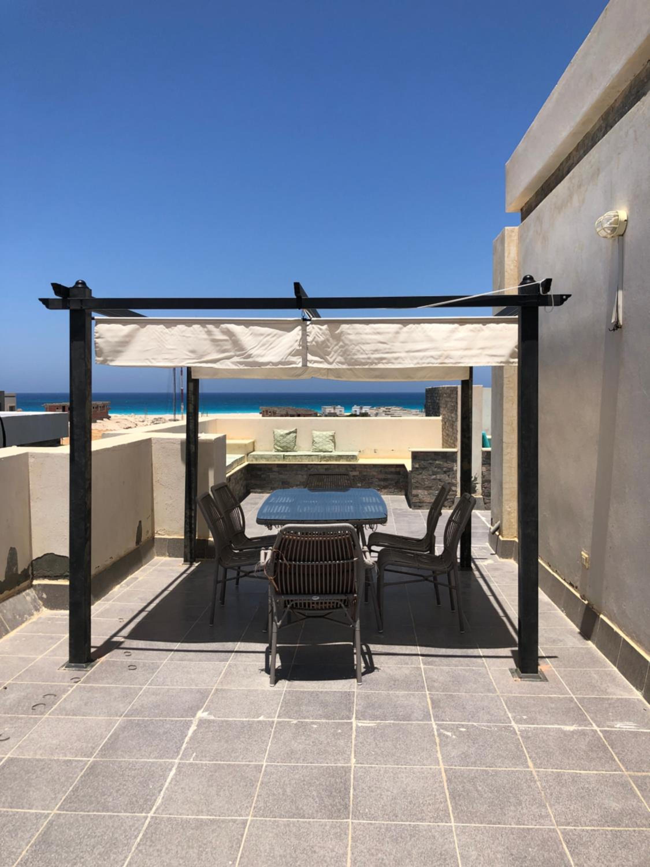 Sea and Pool View penthouse Families only