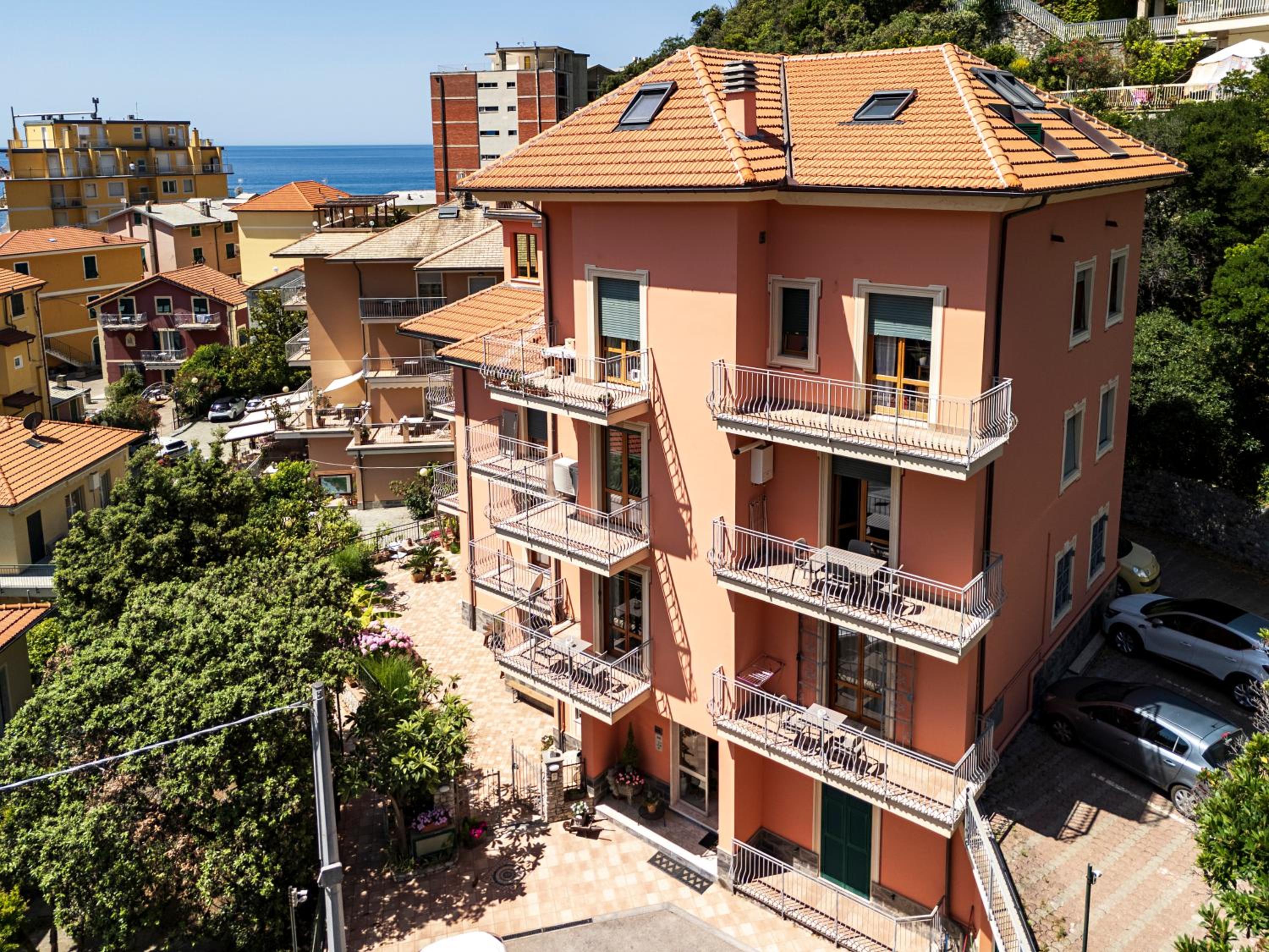 Kriss Apartments