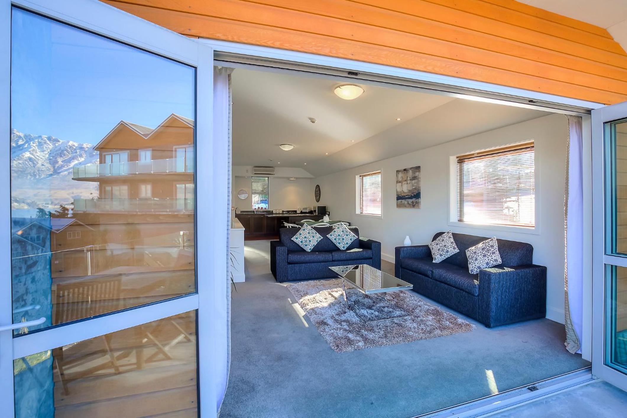 Alpine Vista - Queenstown Holiday Home view 2