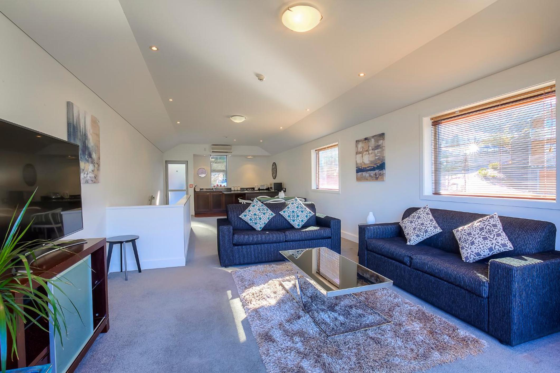 Alpine Vista - Queenstown Holiday Home view 5