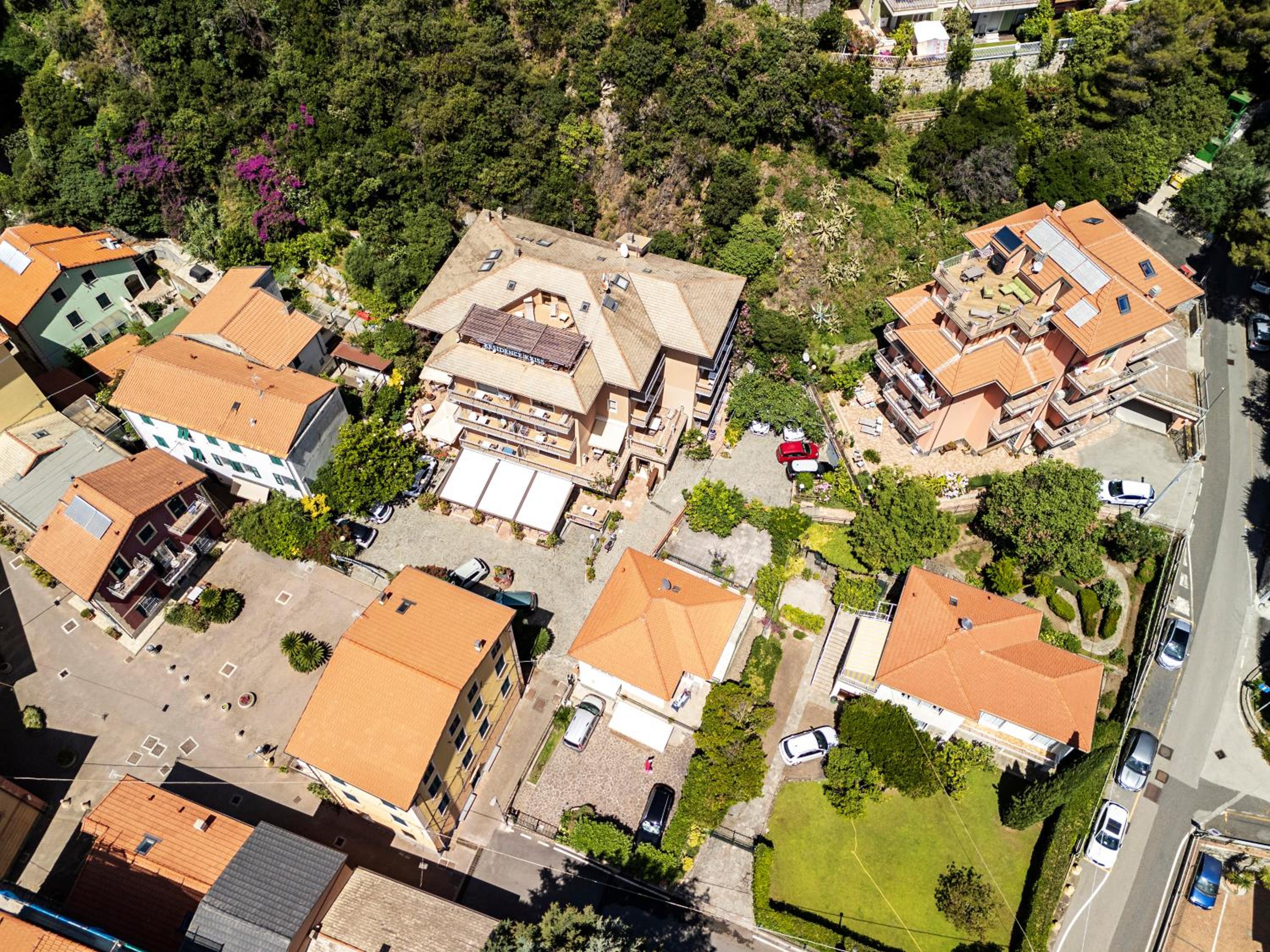 Kriss Apartments