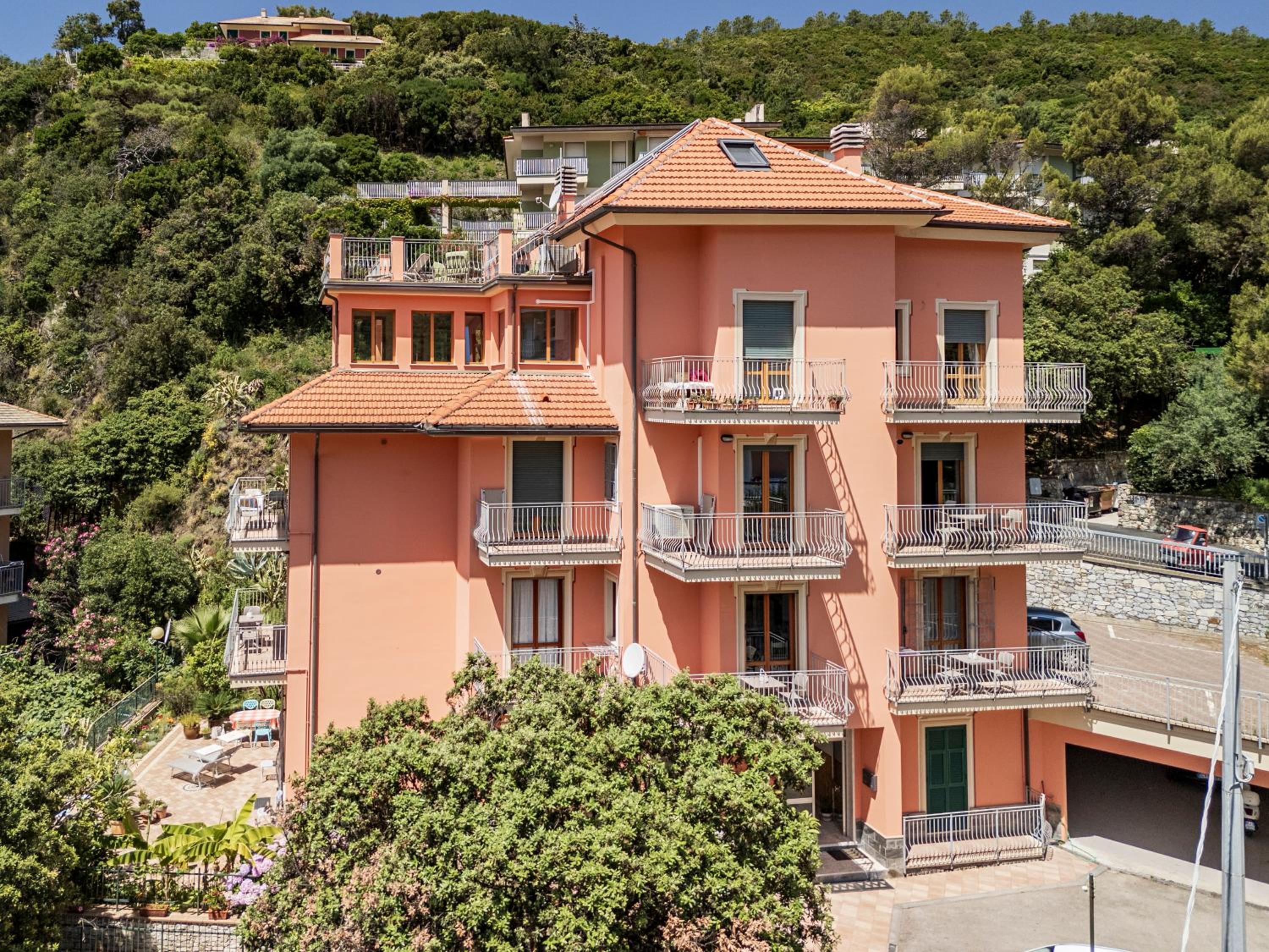 Kriss Apartments