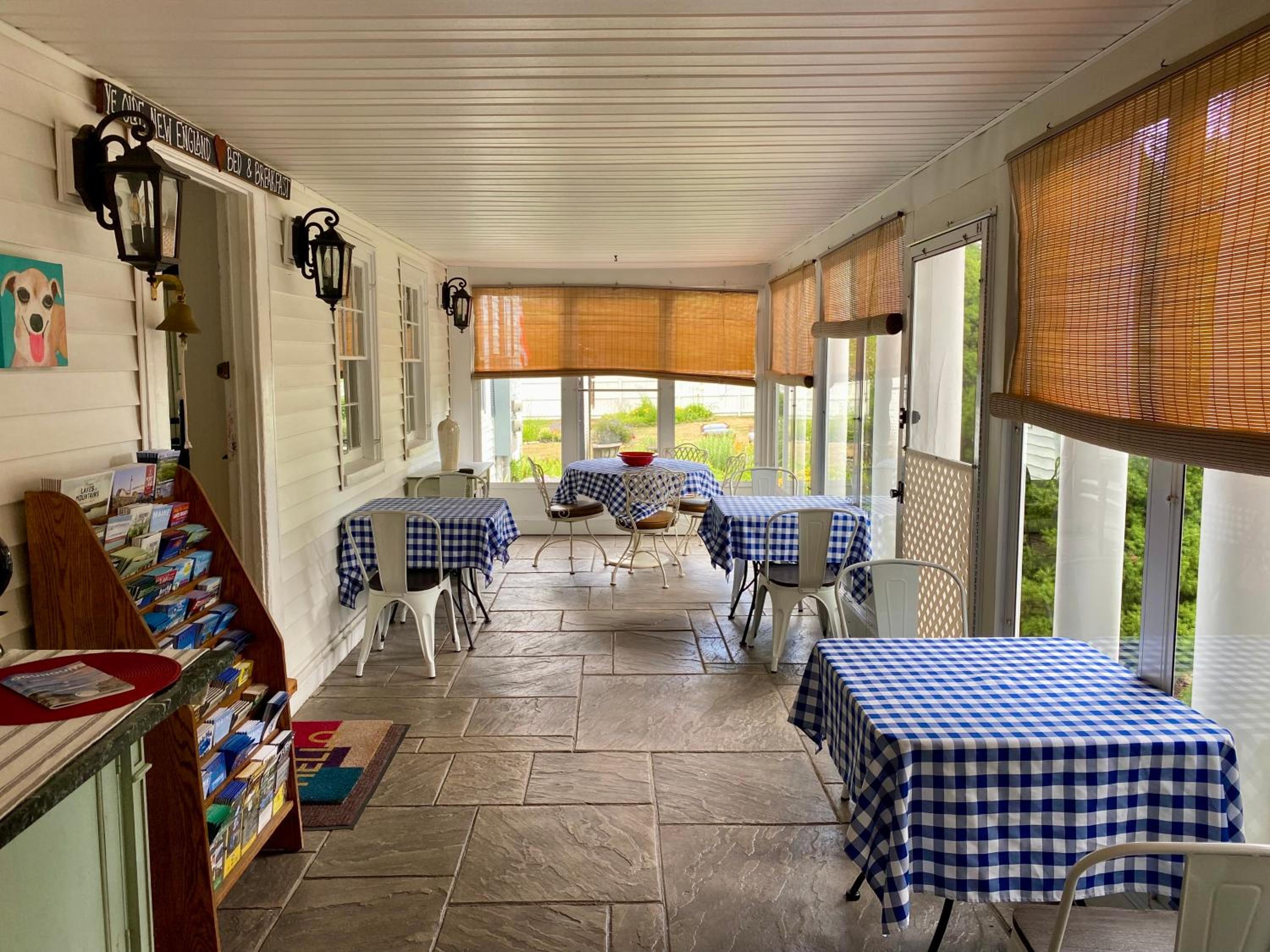 Holiday Guest House Bed & Breakfast view 3