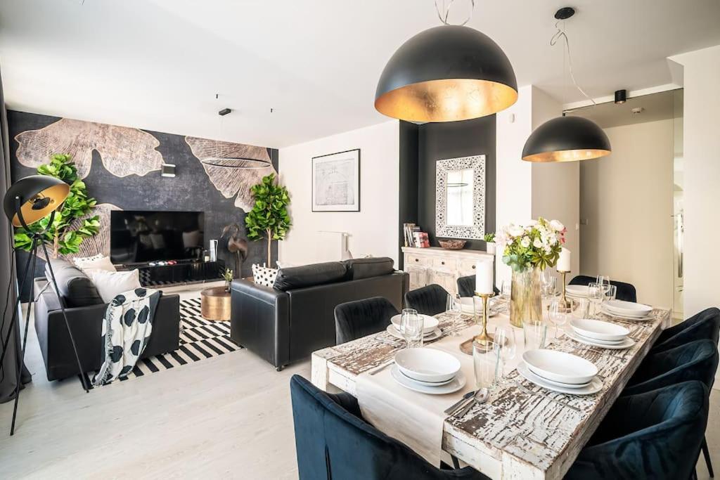 4BR & 2,5Bath Heritage Panorama Apt with Terrace
