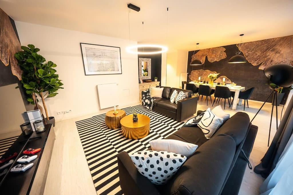 4BR & 2,5Bath Heritage Panorama Apt with Terrace