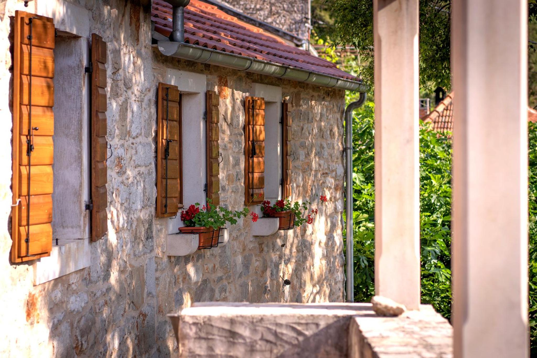 Villa Hedera - beautiful stone house Hvar view 2