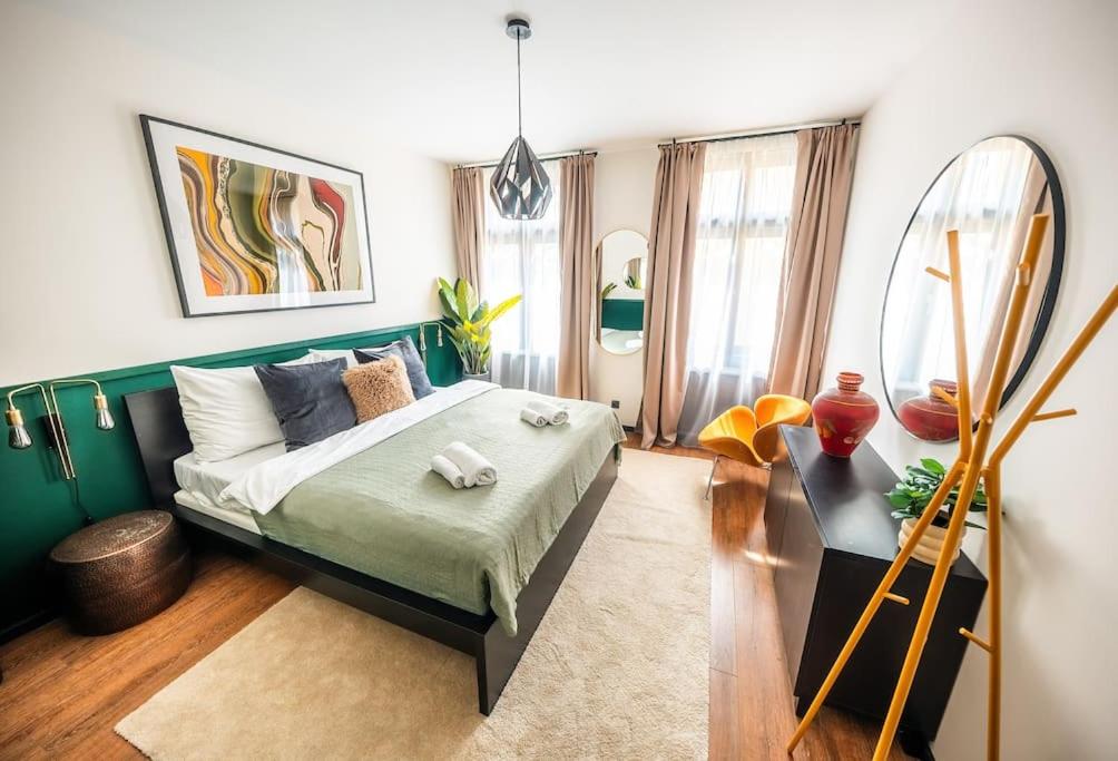 Prague Tower Old Town LUX 4BR & 3Bath Terrace