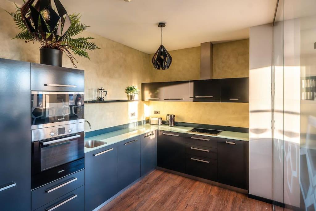 Prague Tower Old Town LUX 4BR & 3Bath Terrace