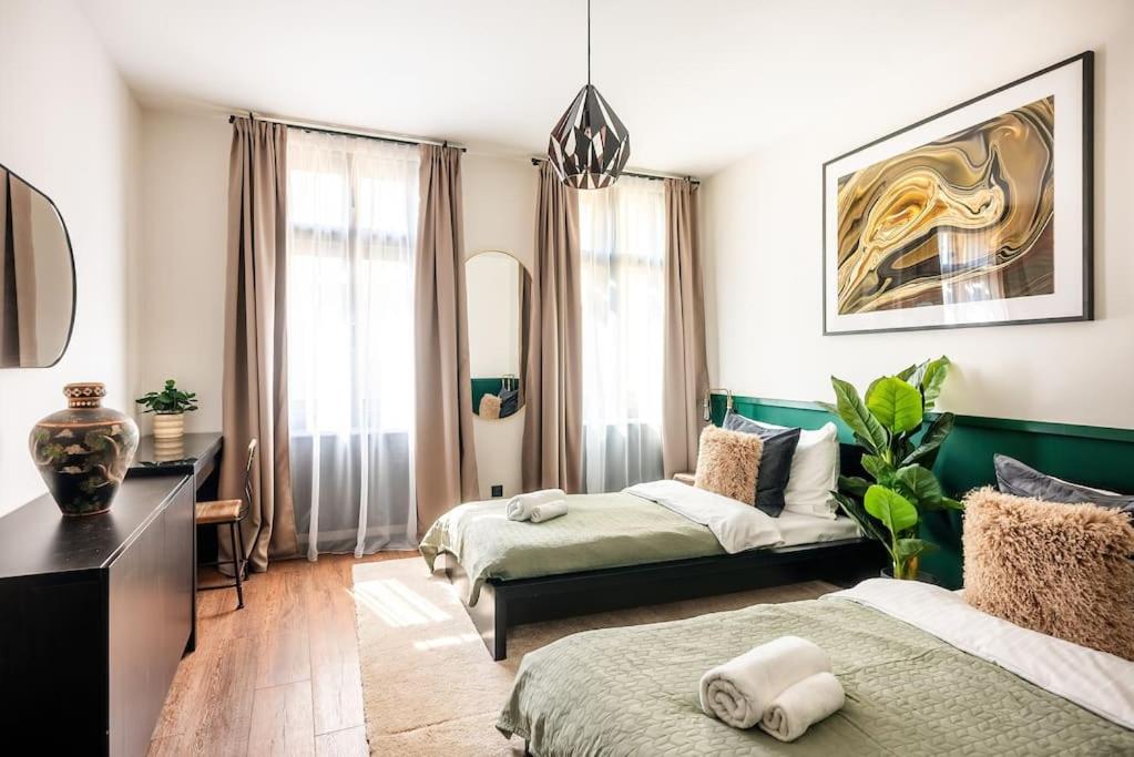 Prague Tower Old Town LUX 4BR & 3Bath Terrace