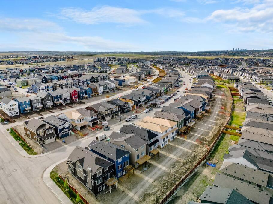 Brand New Luxury Walk-out Suite - Calgary