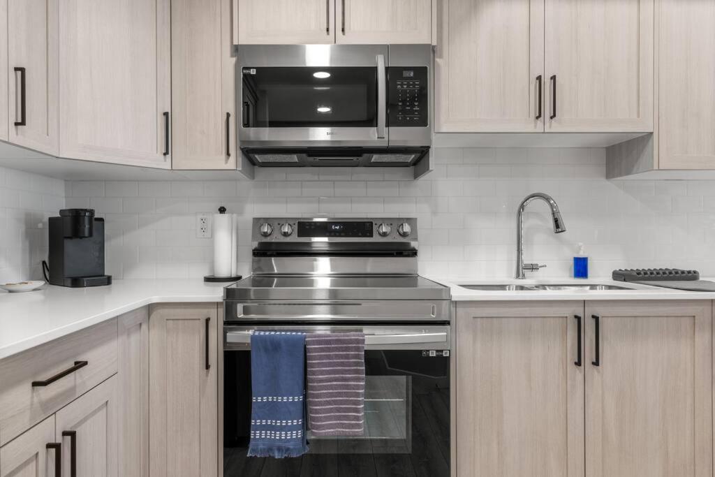 Brand New Luxury Walk-out Suite - Calgary