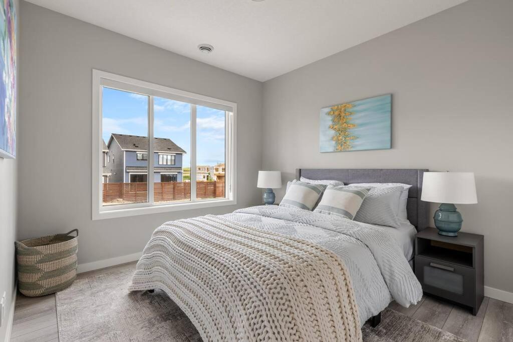 Brand New Luxury Walk-out Suite - Calgary