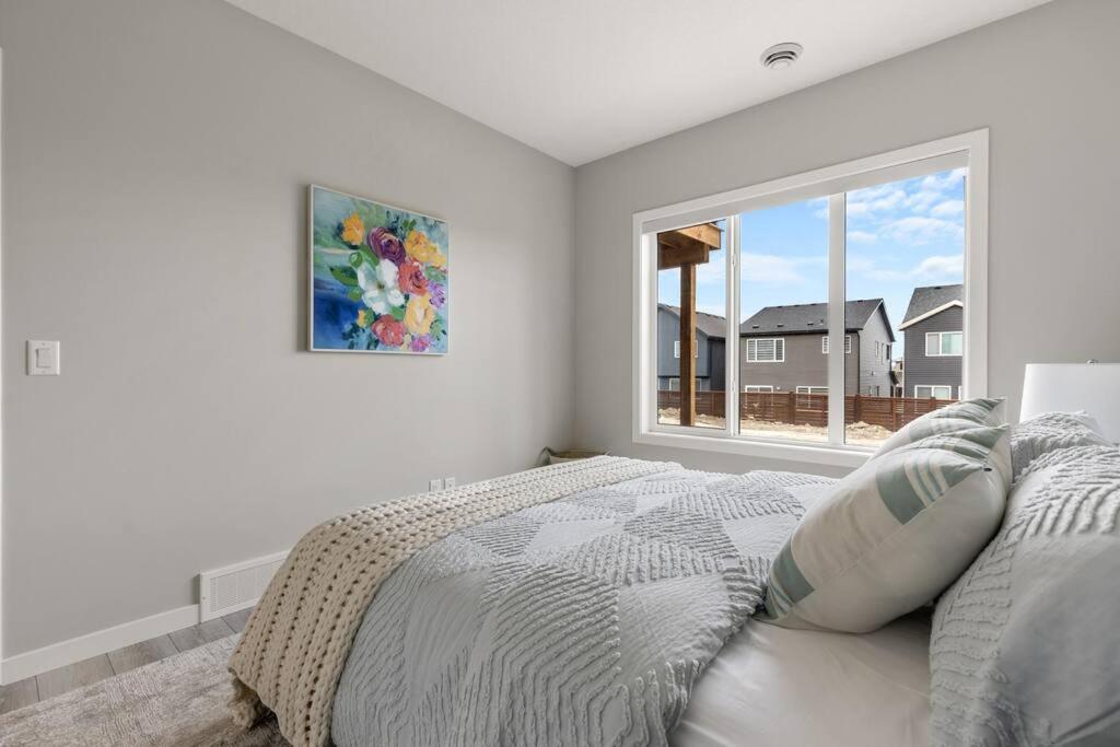 Brand New Luxury Walk-out Suite - Calgary