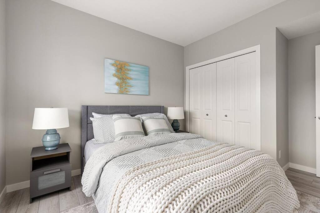 Brand New Luxury Walk-out Suite - Calgary