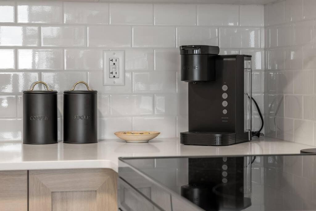 Brand New Luxury Walk-out Suite - Calgary