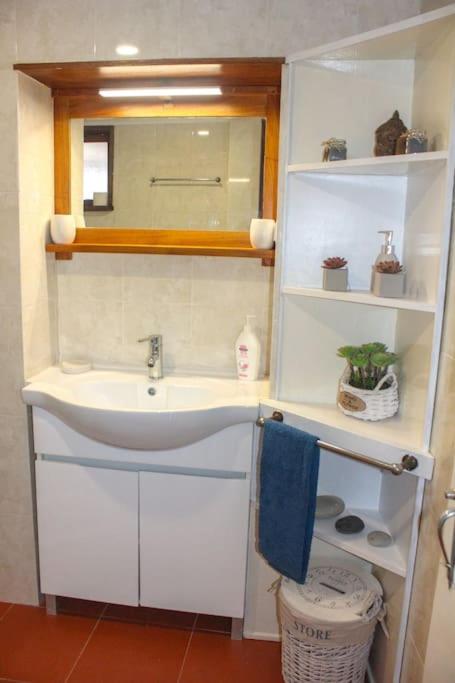 Private, romantic and cozy Room in Azenhas do Mar view 4