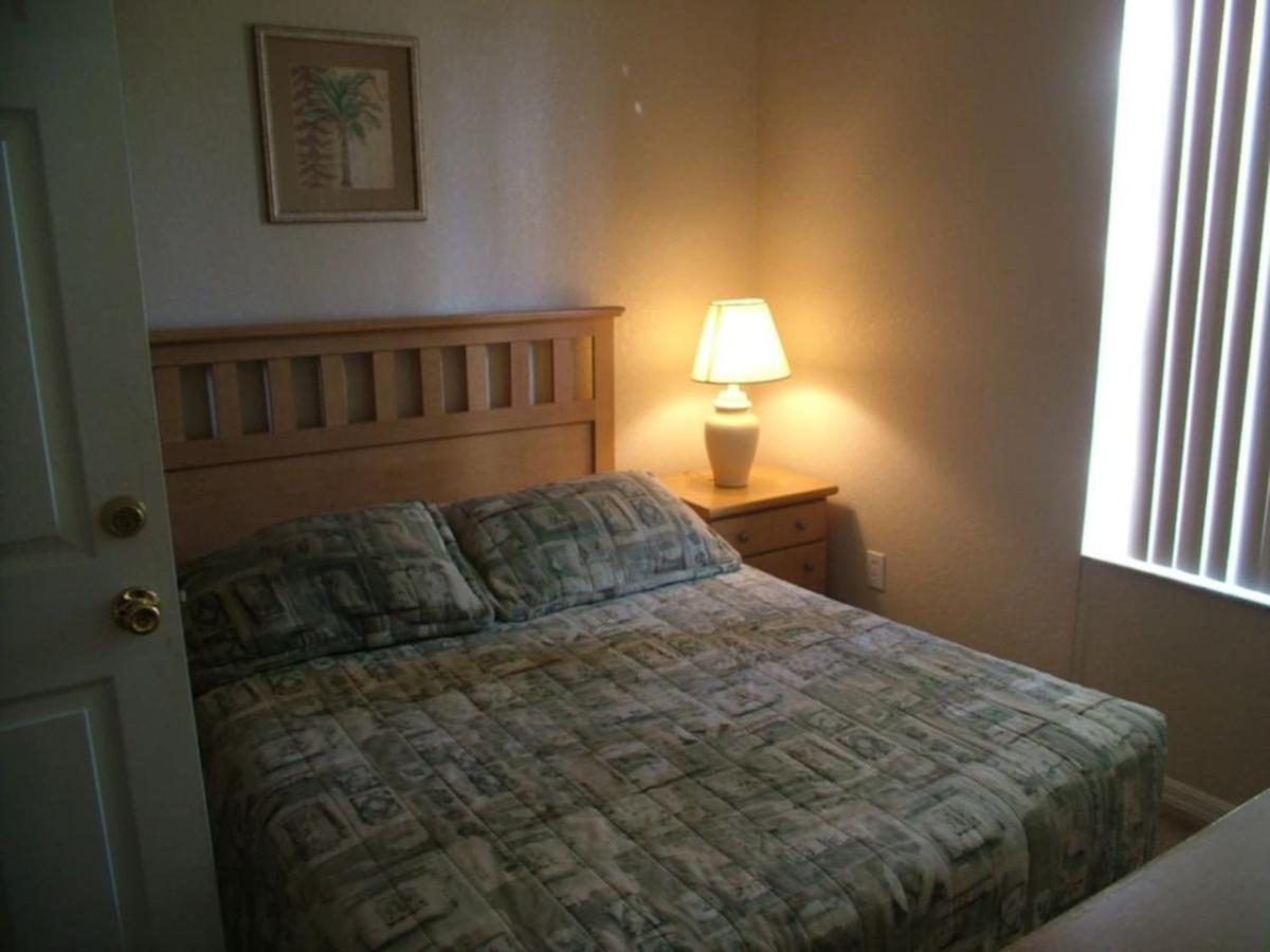 Traditional 4 Bedroom 3.5 Bath Townhome view 5