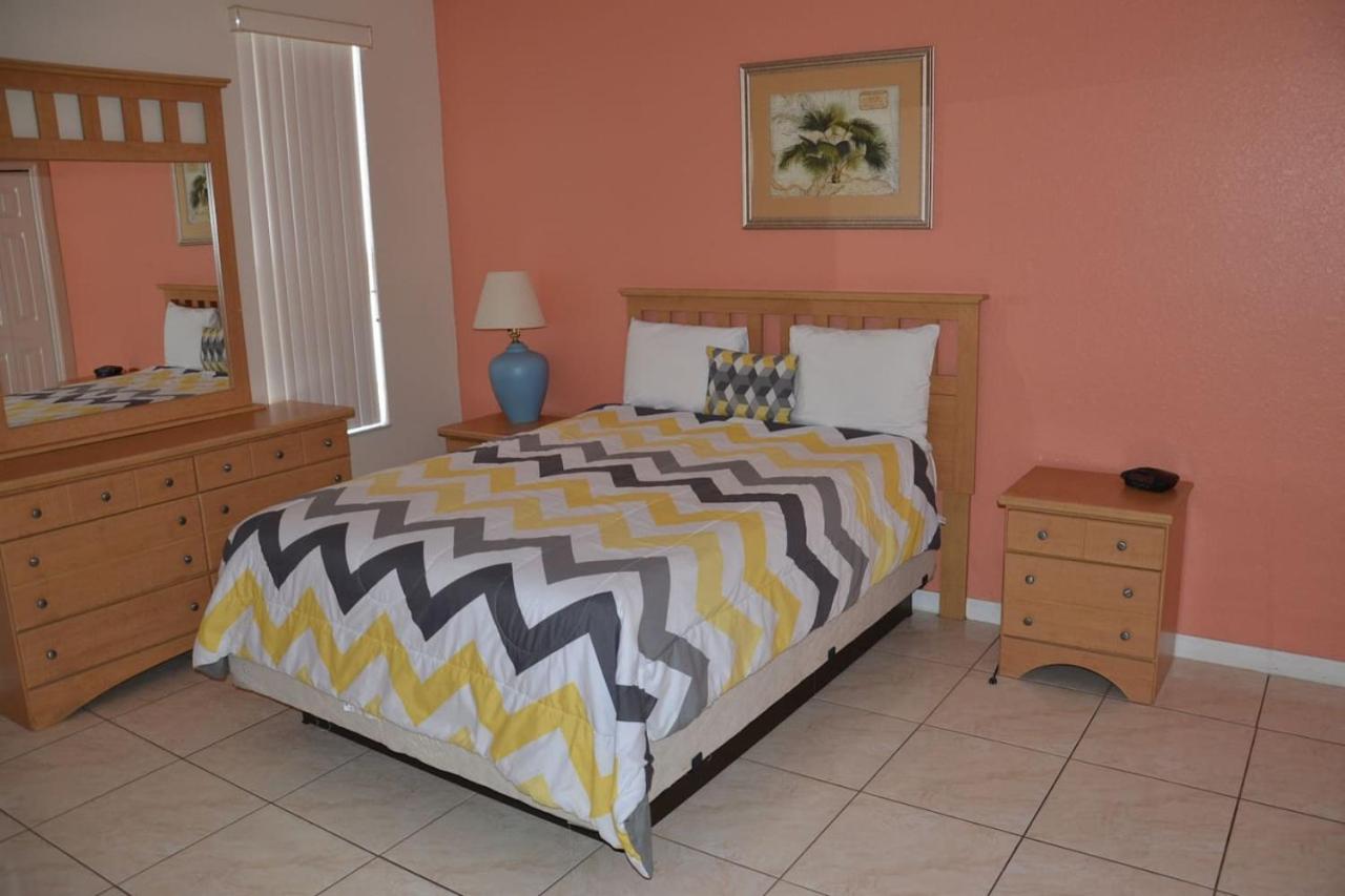 Upgraded 4 Bed 3.5 Bath Townhome