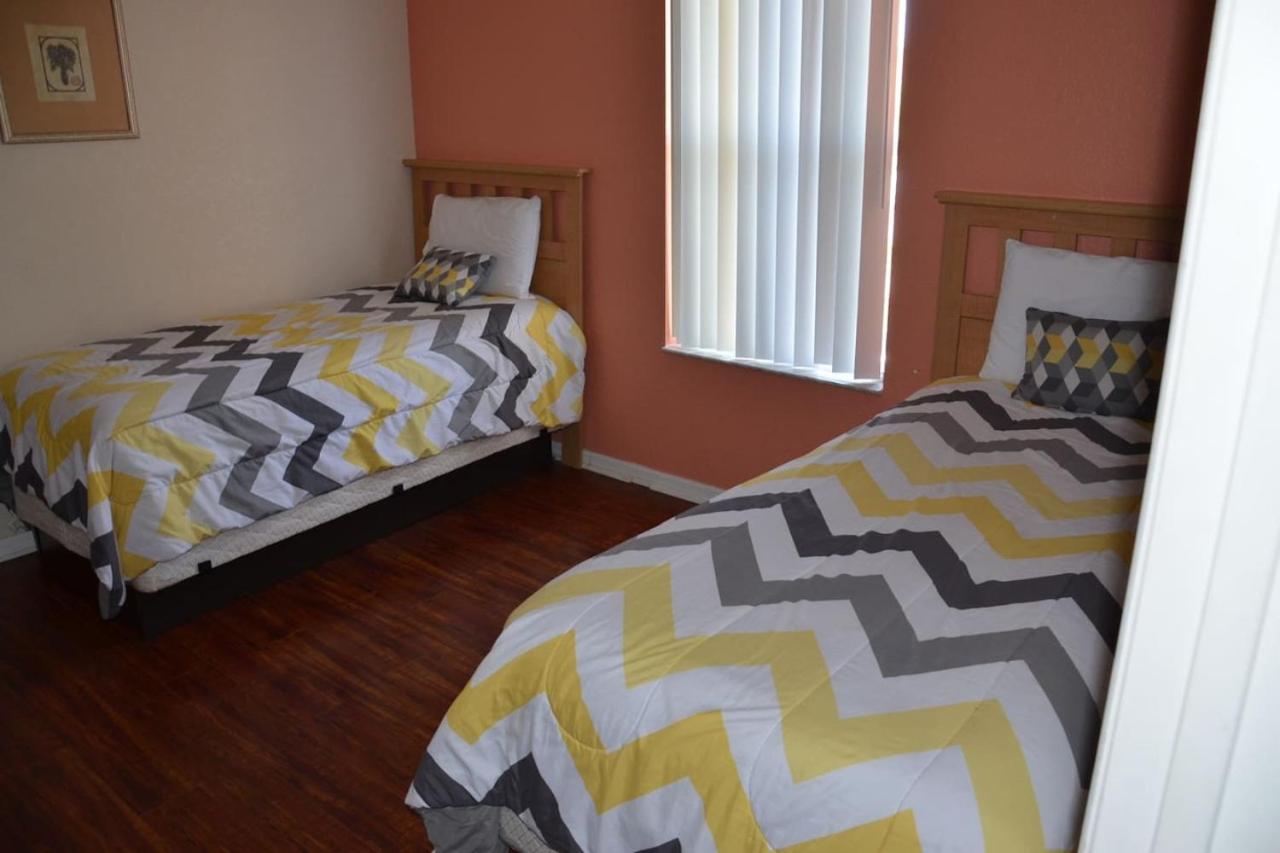 Upgraded 4 Bed 3.5 Bath Townhome